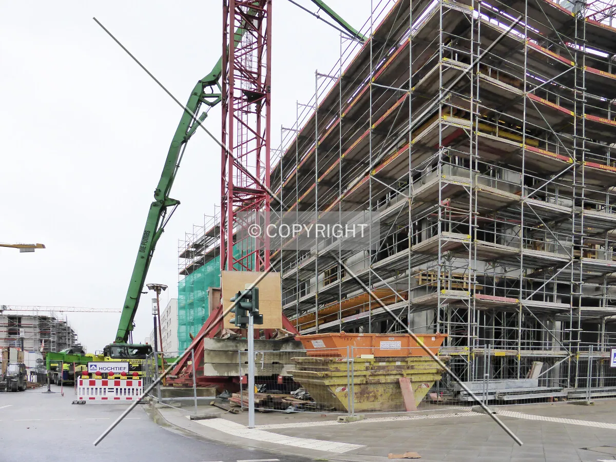 Photo 126-584-712