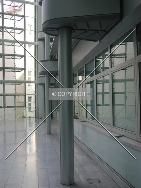 Photo 128-151-963