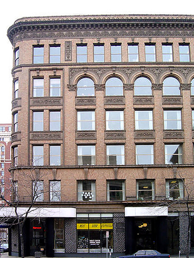 View from the north at Lincoln Street and Riverside Avenue