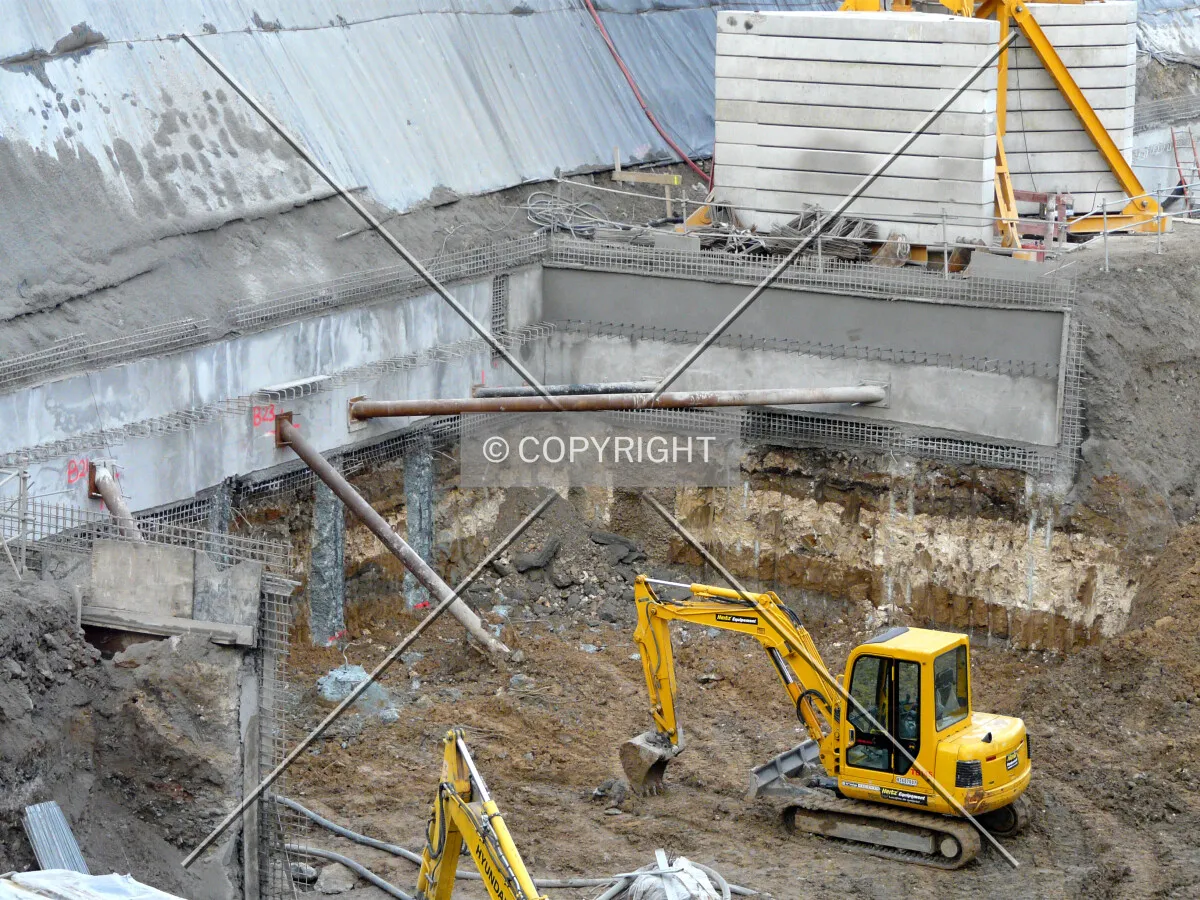 Retaining wall just under the west tower crane