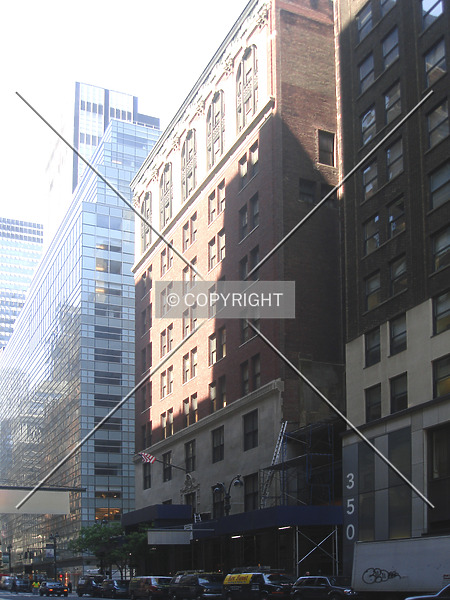 Photo 129-402-981