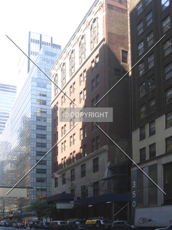 Photo 129-402-981