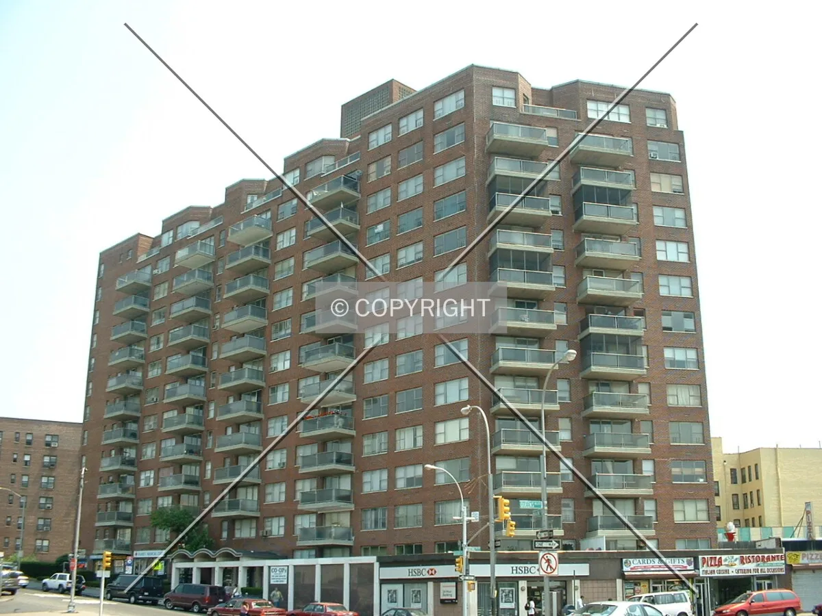 Photo 129-453-881