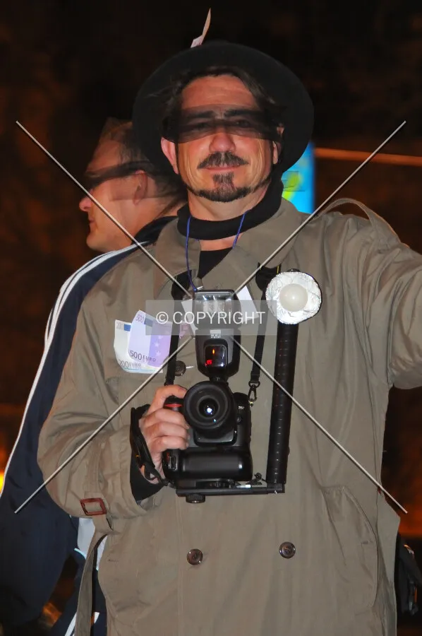 False photographer