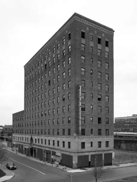 Photo 131-333-977