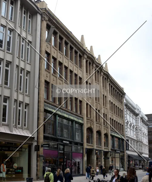Photo 131-343-536