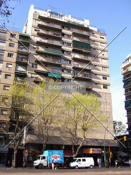 Photo 131-472-935