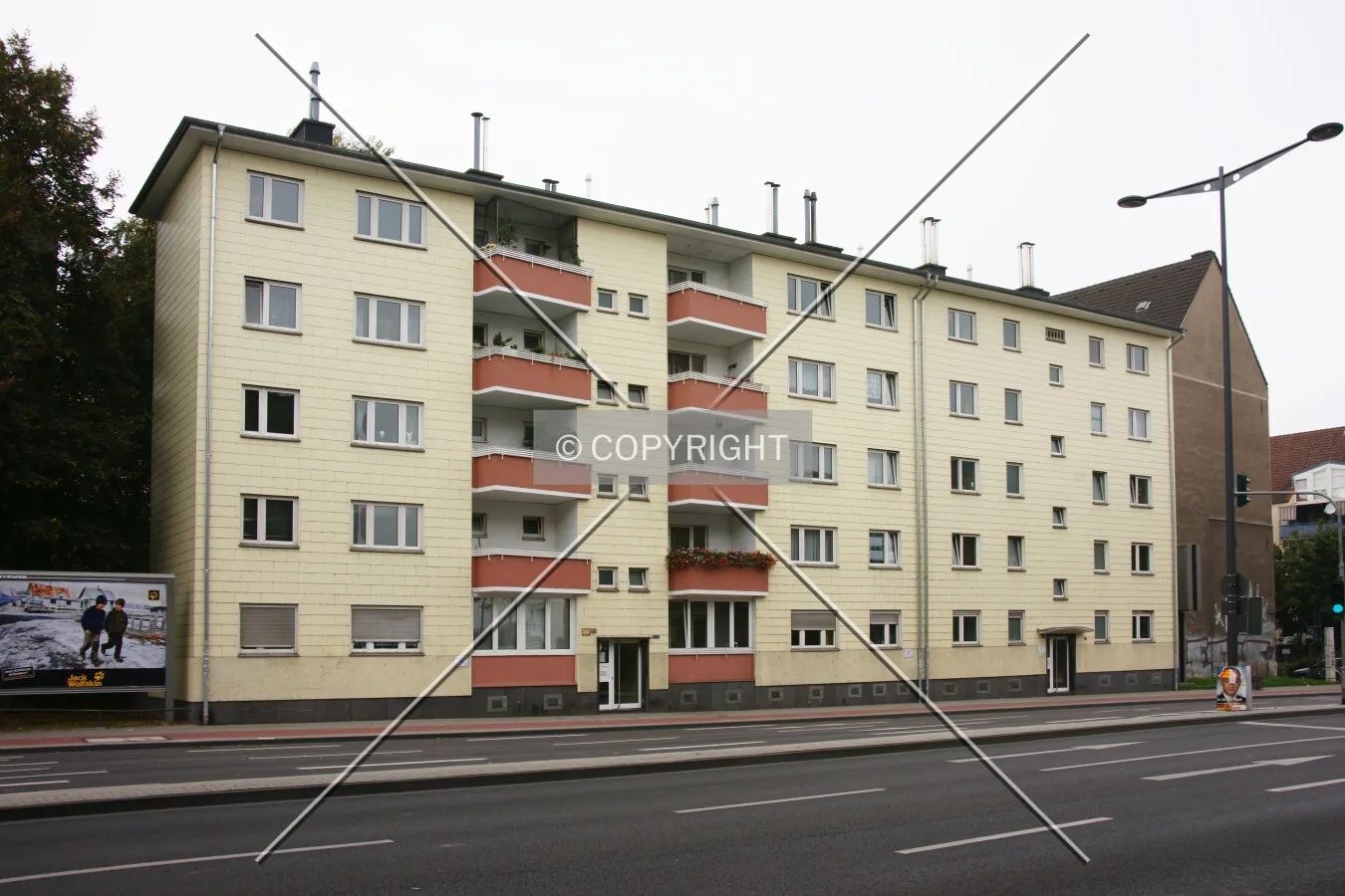 Photo 132-099-691