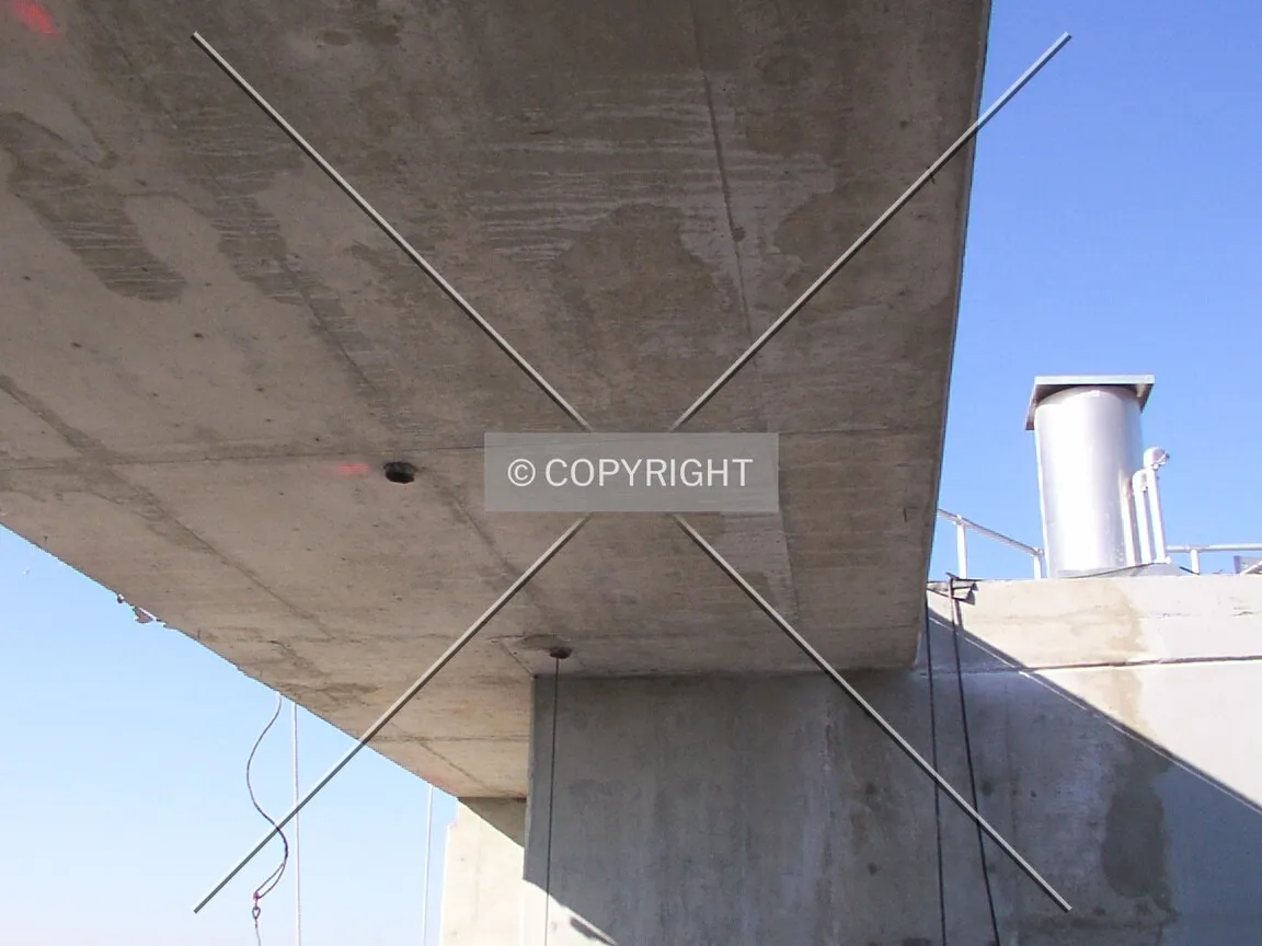 West roof slab over the bridge gap