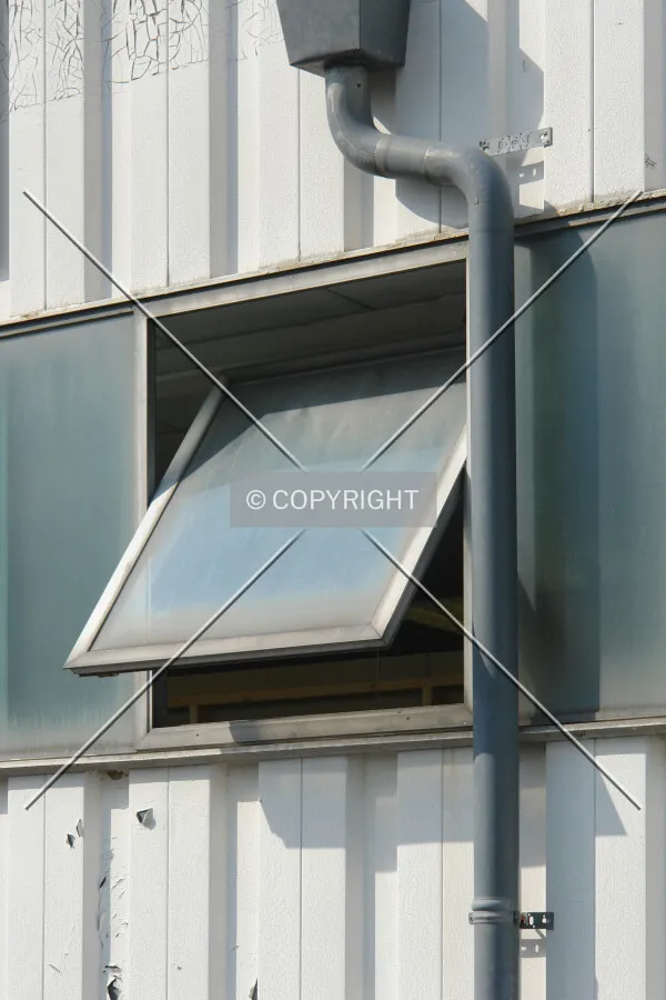 A tiltable window