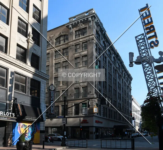 Photo 135-177-491