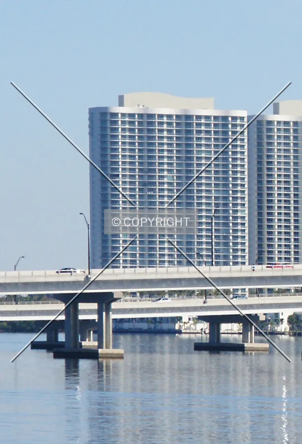 Photo 135-304-043