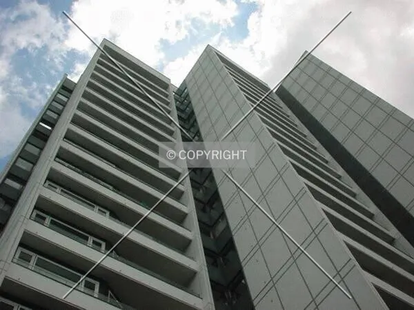 Photo 135-880-661