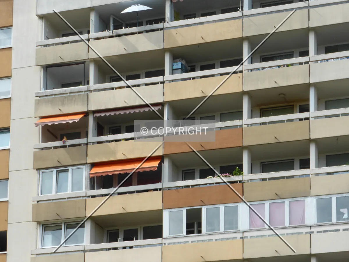 Photo 136-398-090
