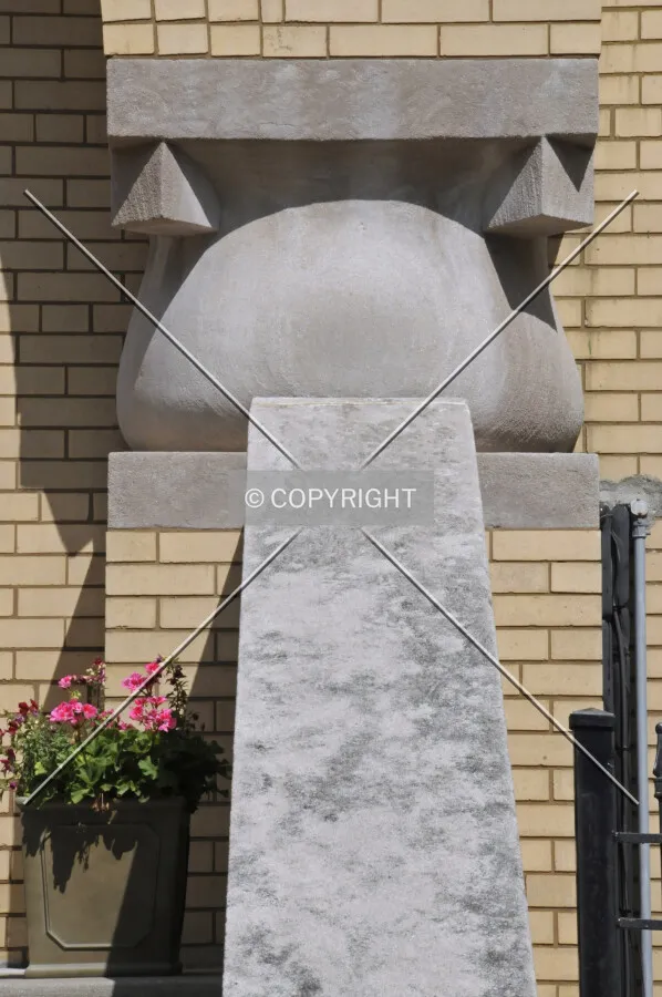 Detail of stairway edge; July 25, 2012.