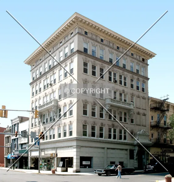 Photo 137-721-452