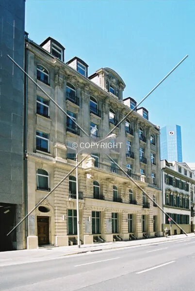 Photo 137-977-562