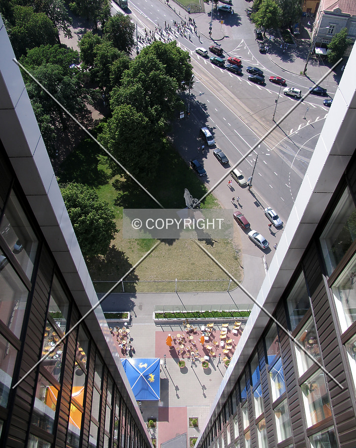 Looking down from 22nd floor loggia