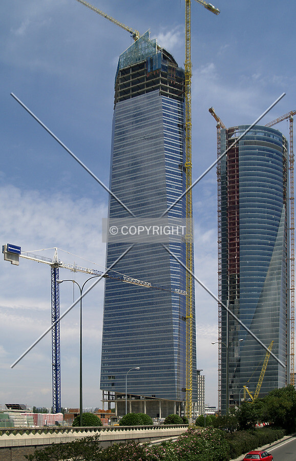 Southern façade seen from Paseo de la Castellana