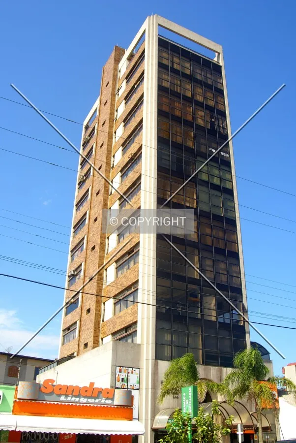Looking up from across Barão do Rio Branco Avenue