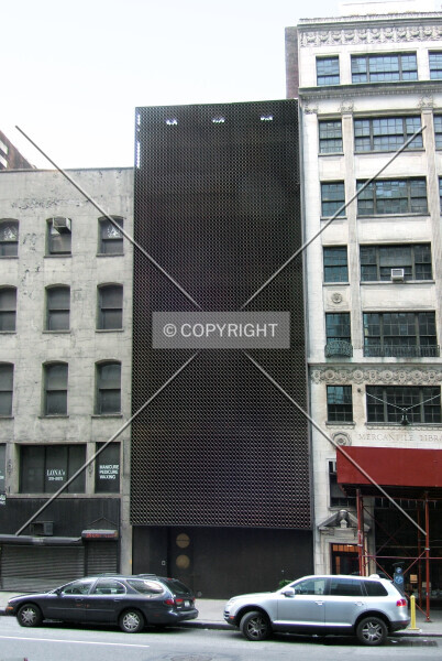 Photo 139-067-985