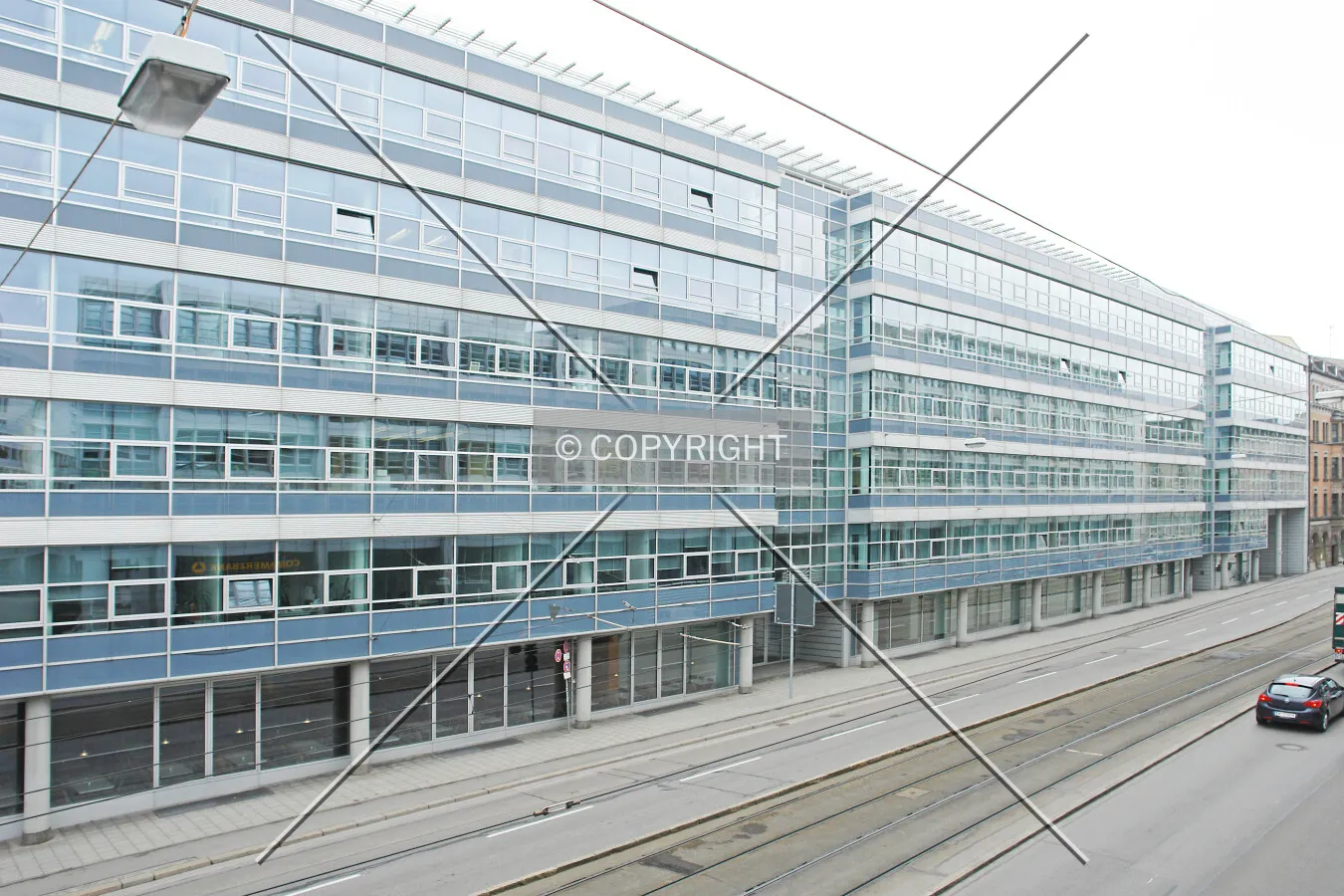 Photo 139-184-444