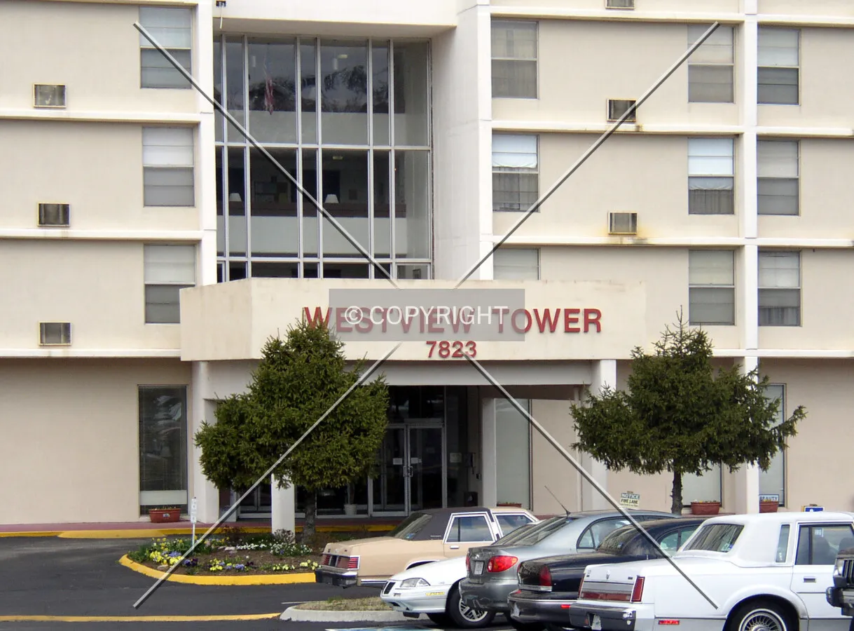Entrance off Gleason Drive