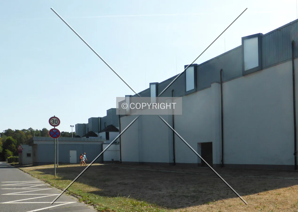 Photo 139-272-823