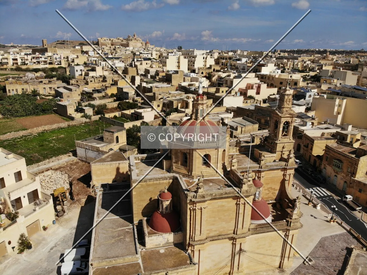 Photo 139-542-822