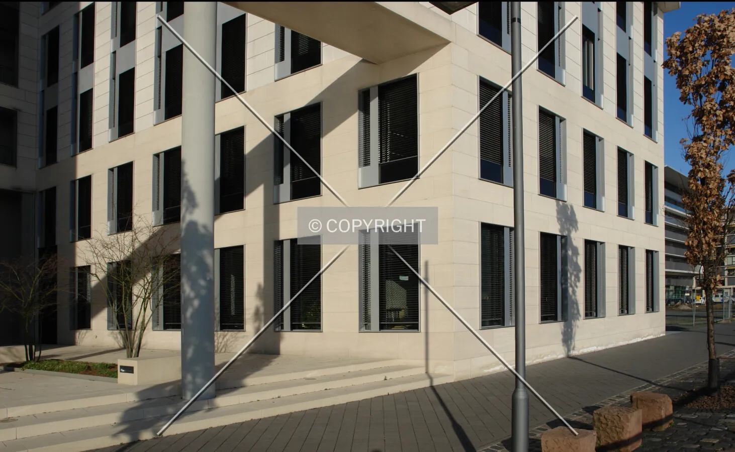 Facade at the Main river shore