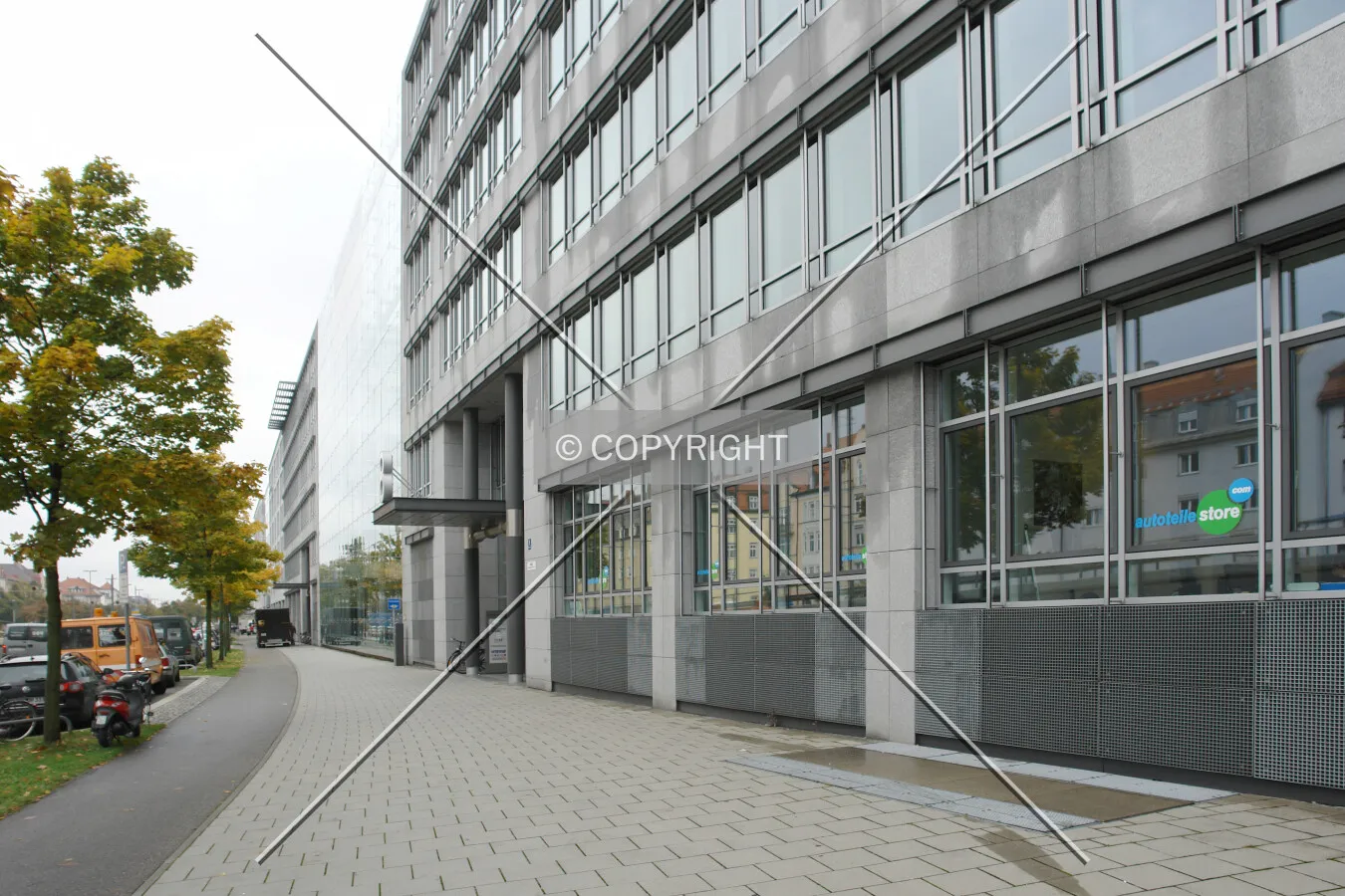 Photo 140-545-983