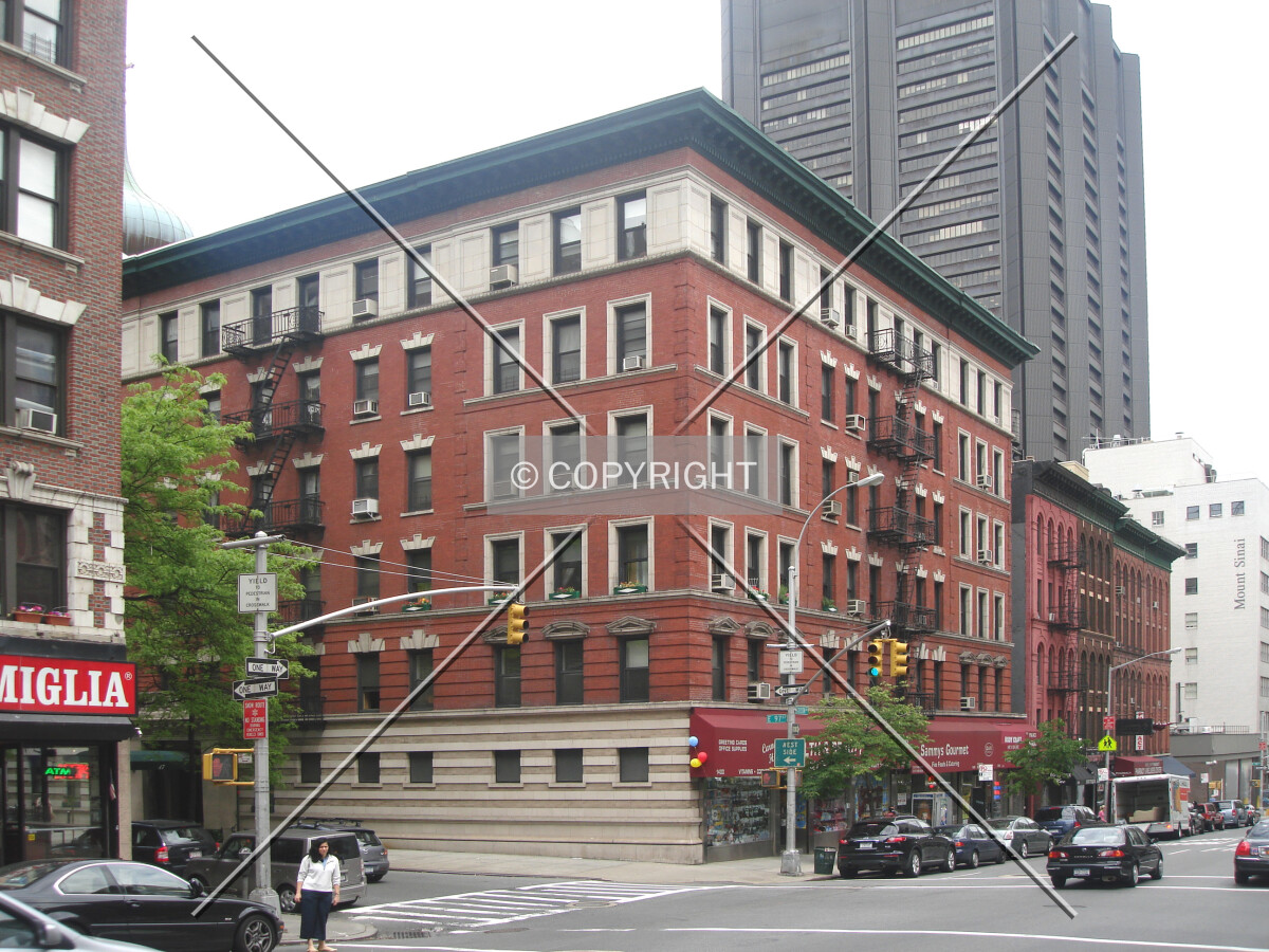 Photo 140-809-452