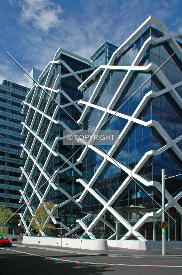Photo 140-817-731