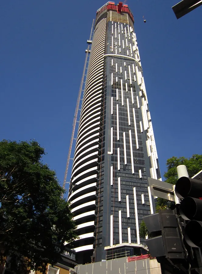Photo 140-939-717