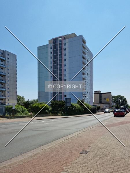 Dinslakener Landstraße 9