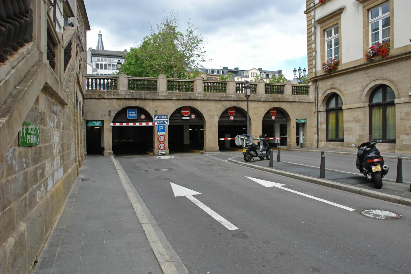 Photo 141-363-572