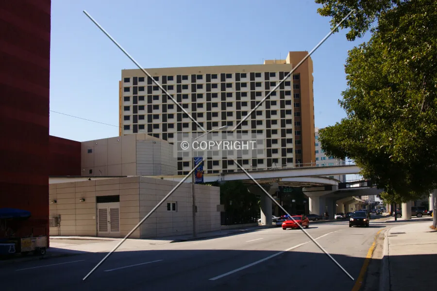 Photo 141-368-082