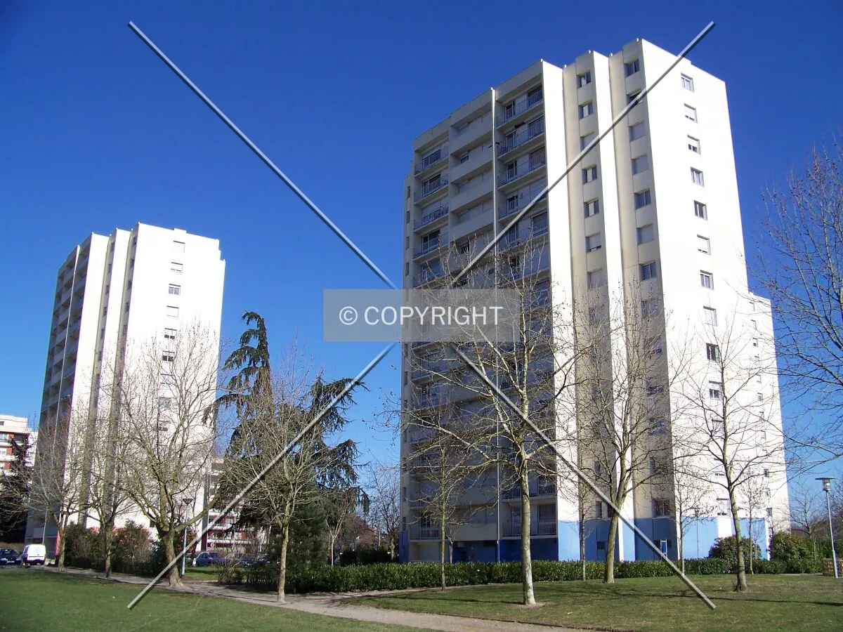 Photo 141-542-921