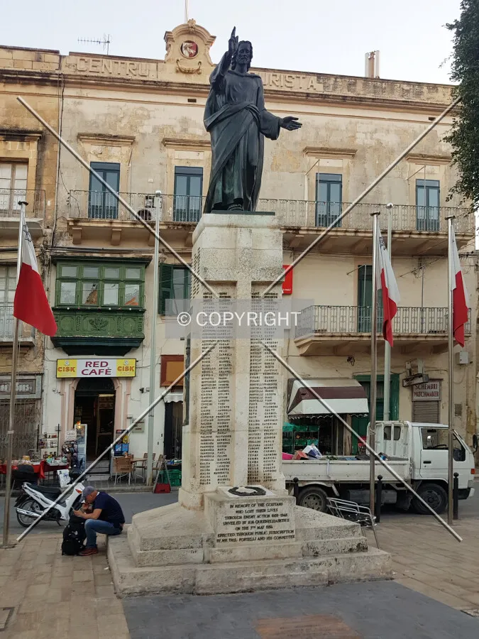 Photo 142-705-436
