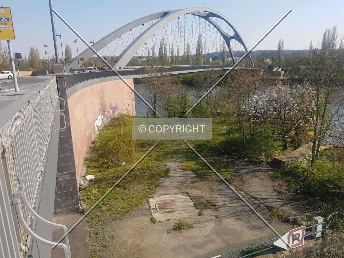 Photo 143-114-433