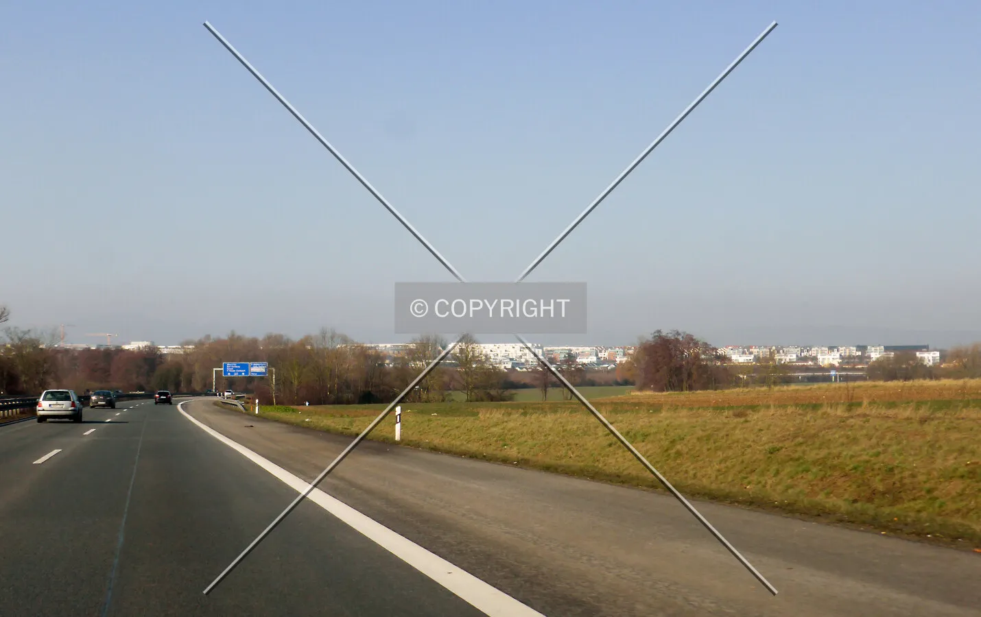 Photo 143-268-505