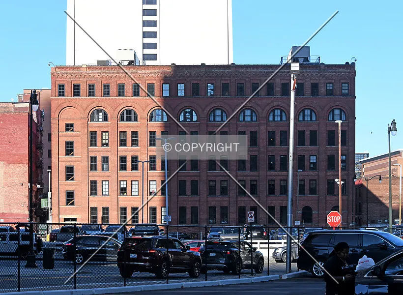 Photo 143-269-423