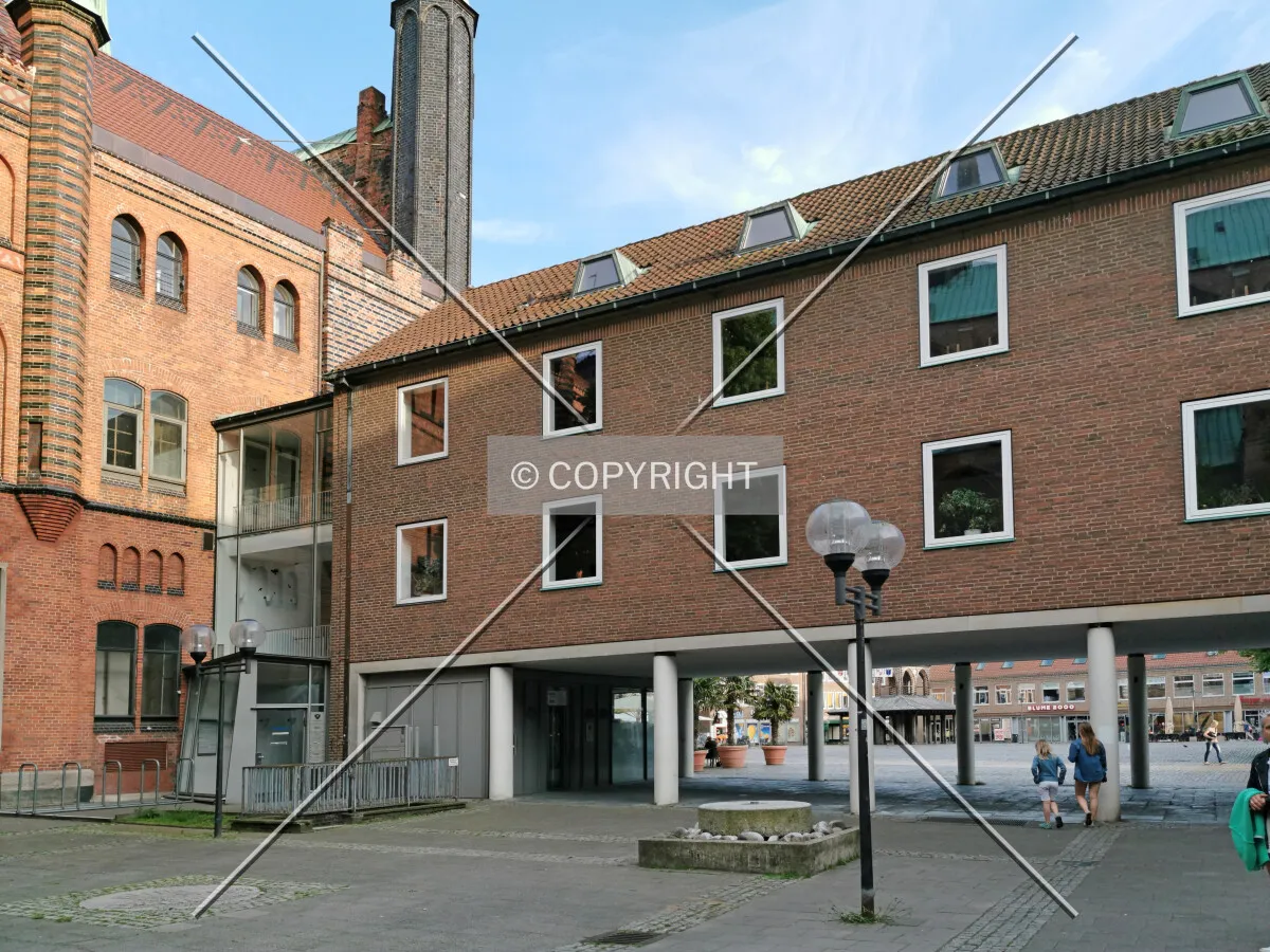 Photo 143-617-783