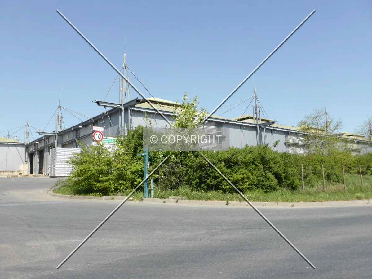 Photo 144-406-972
