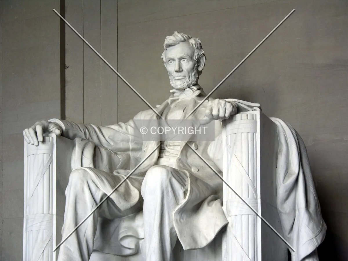 Lincoln sculpture from the northeast