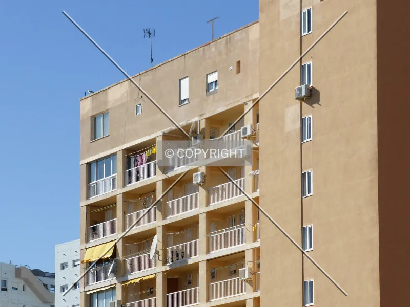 Photo 145-051-803