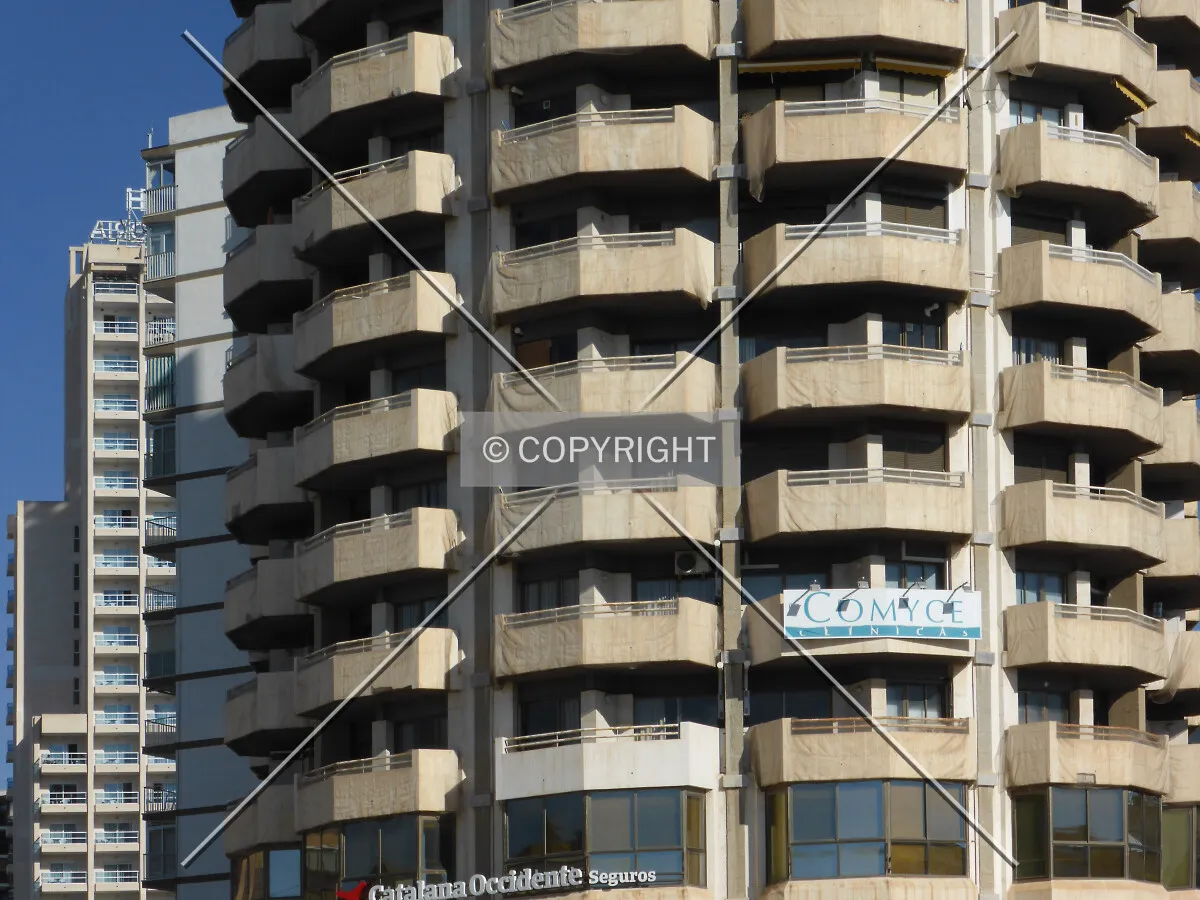 Photo 145-371-848
