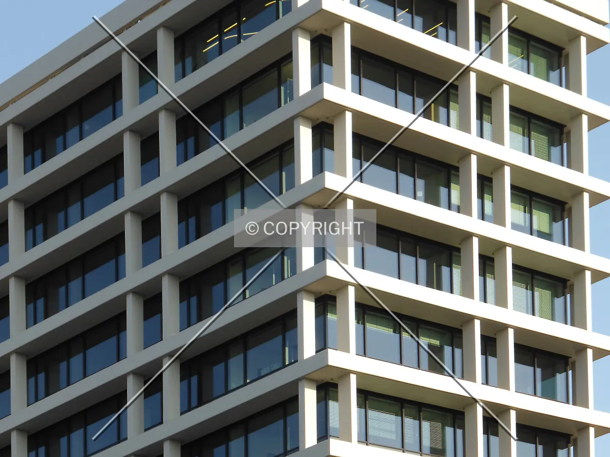 Photo 145-499-881