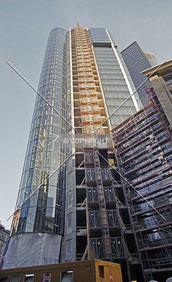 Photo 145-684-396