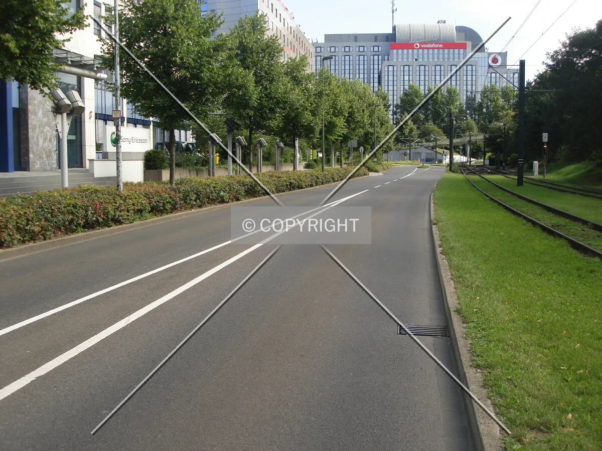 Photo 145-697-275